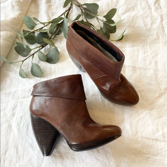 Brown genuine leather ankle platform boots. MAX STUDIO UMBERTO/ COGNAC - Picture 10 of 16